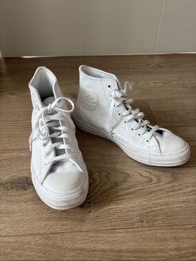 Converse Unisex, White High-Top Leather Sneakers